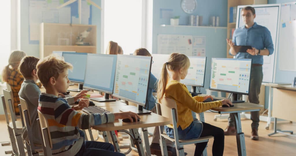 الصفحة الرئيسية 15 مستقبل التعليم في ظل التحول الرقمي